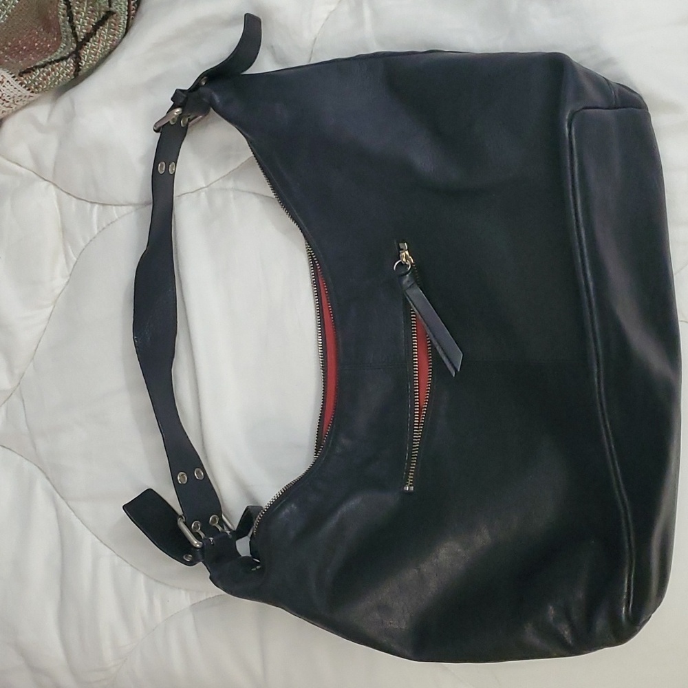 Prague Handbag - Picture 2 of 5